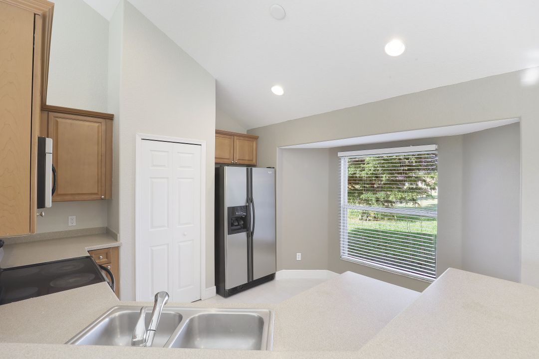 138 SE 4th Pl, Cape Coral, FL 33990