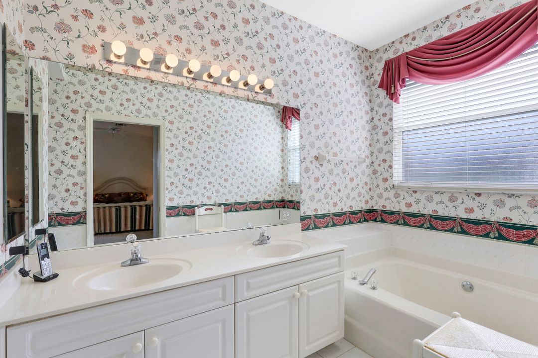 9290 Lanthorn Way, Estero, FL 33928