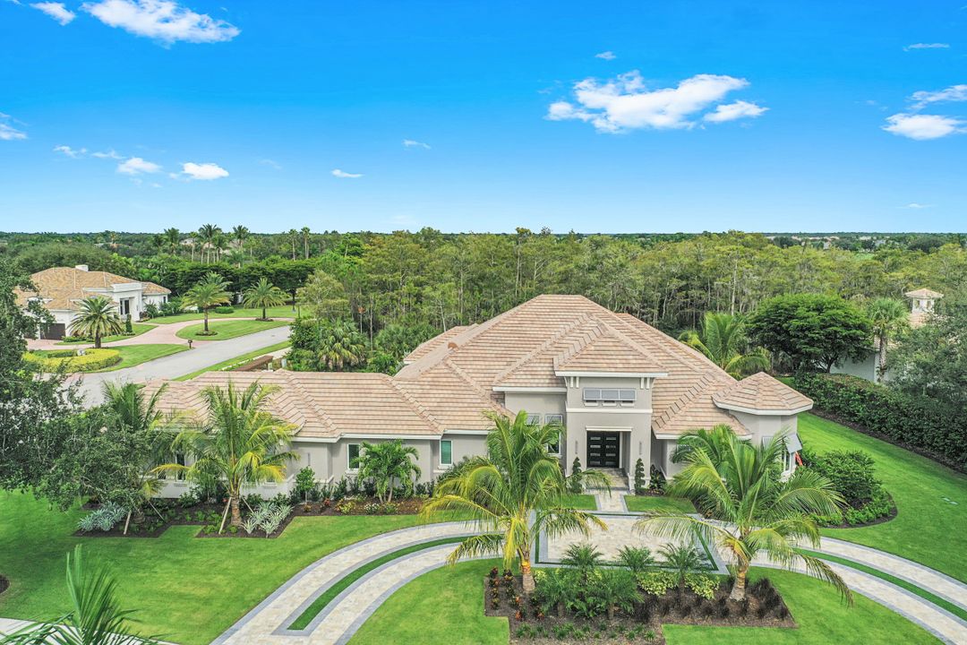 4490 Wayside Dr, Naples, FL 34119