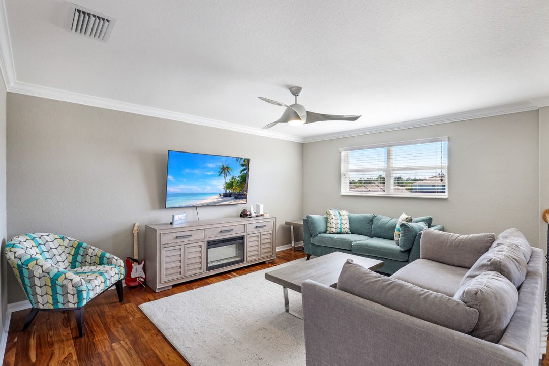 2262 Vermont Ln, Naples, FL 34120