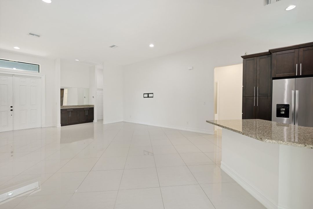 1011 NW 16th Pl, Cape Coral, FL 33993