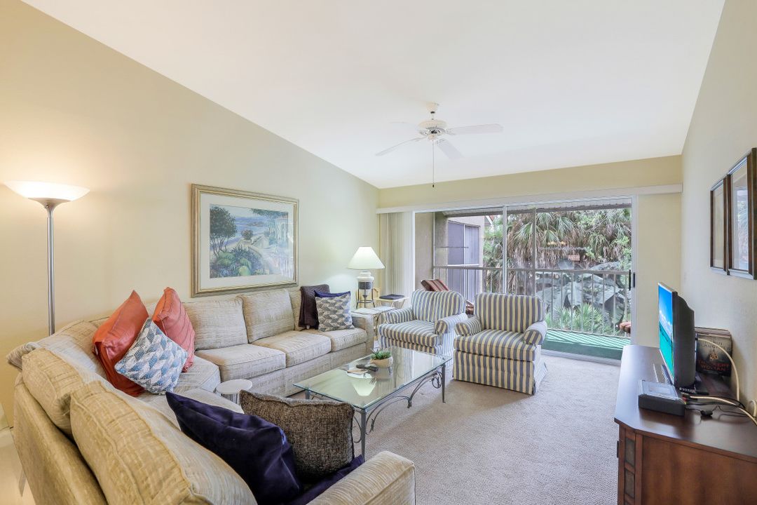 2305 Hidden Lake Dr #4, Naples, FL 34112