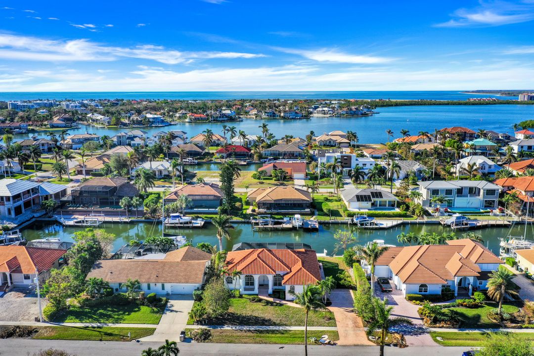 718 Nautilus Ct, Marco Island, FL 34145