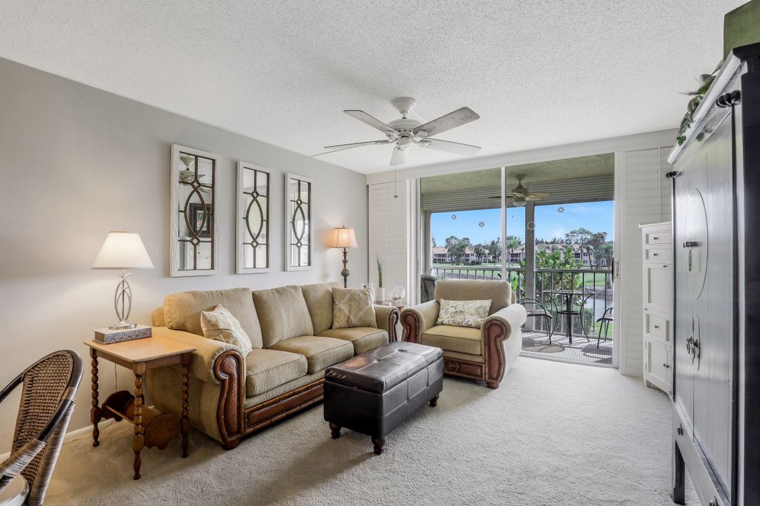 300 Forest Lakes Blvd #212, Naples, FL 34105