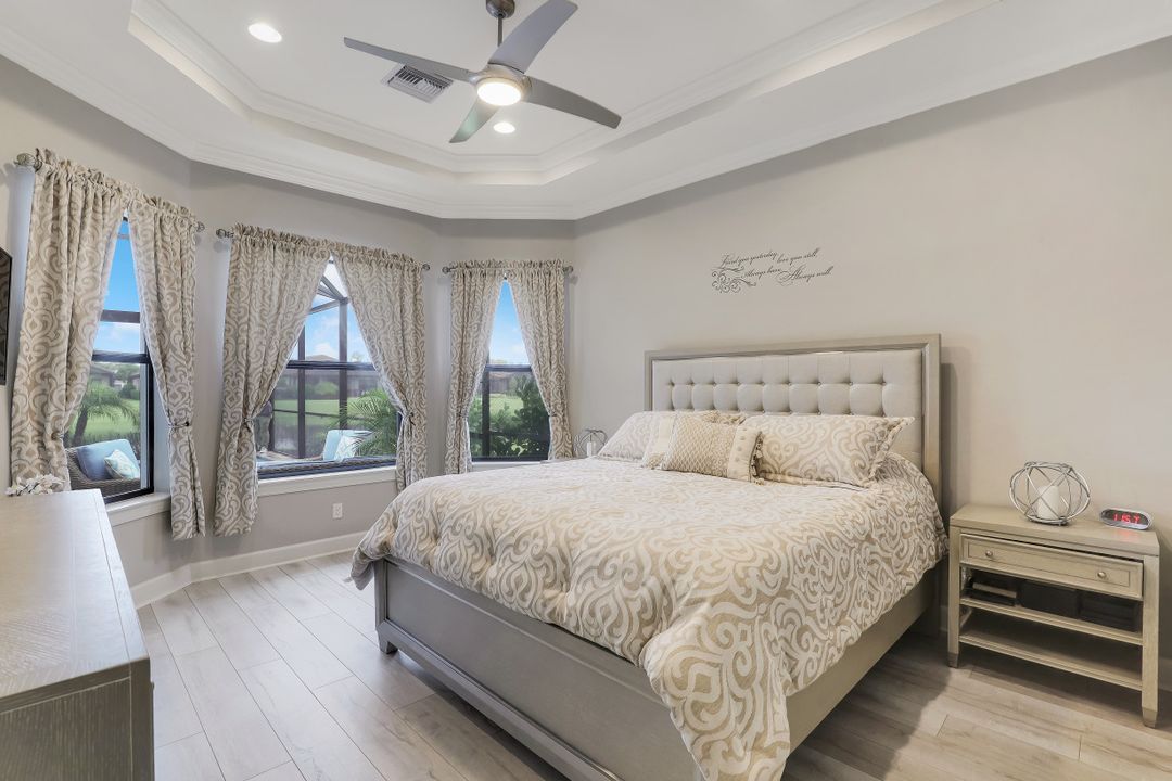 8673 Dilillo Ct, Naples, FL 34119