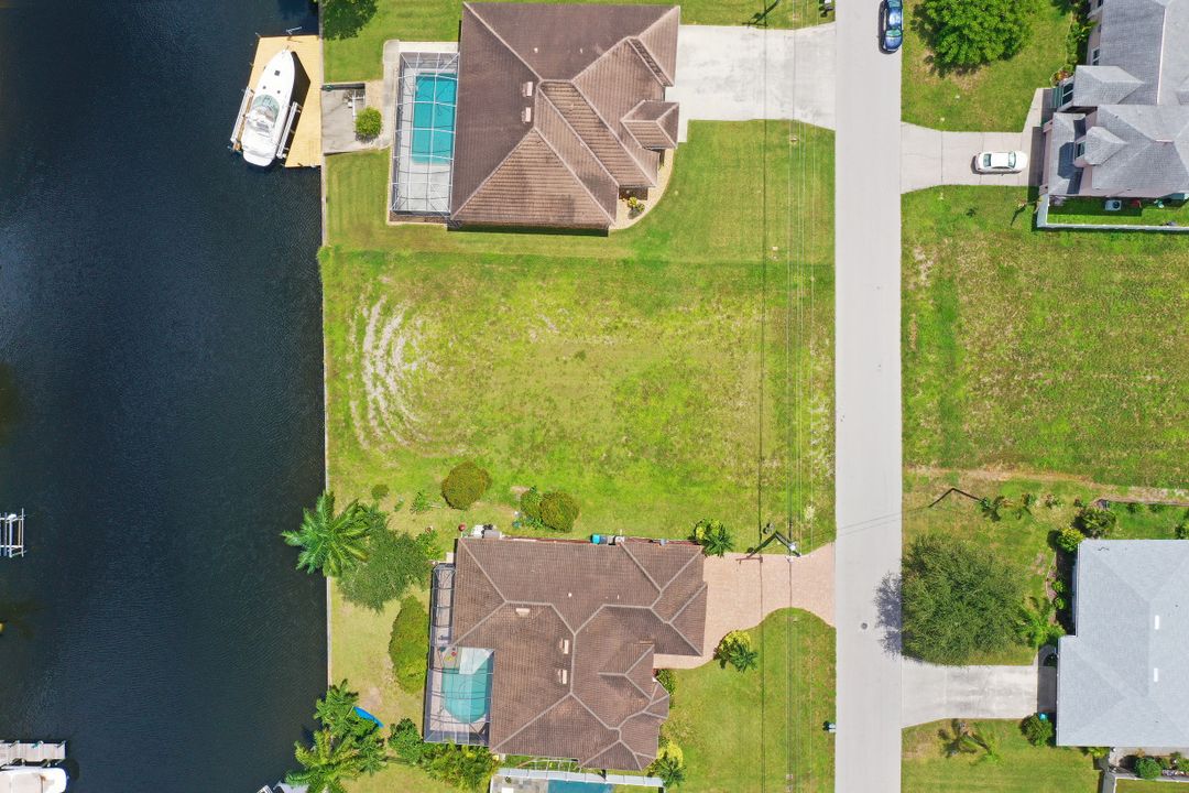 1707 SE 13th St, Cape Coral, FL 33990