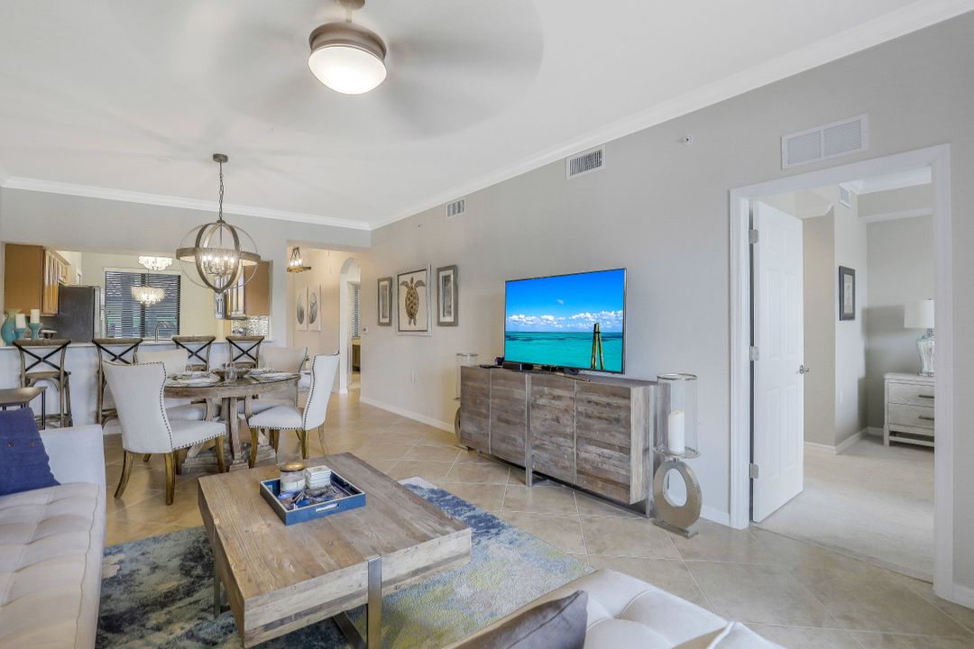 9727 Acqua Ct #415, Naples, FL 34113