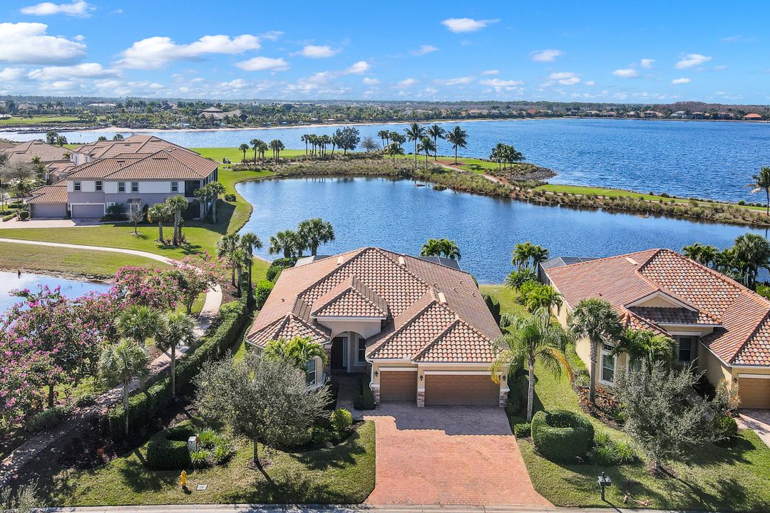 8961 Quarry Dr, Naples, FL 34120