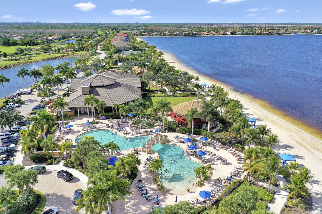 9060 Siesta Bay Dr #201, Naples, FL 34120