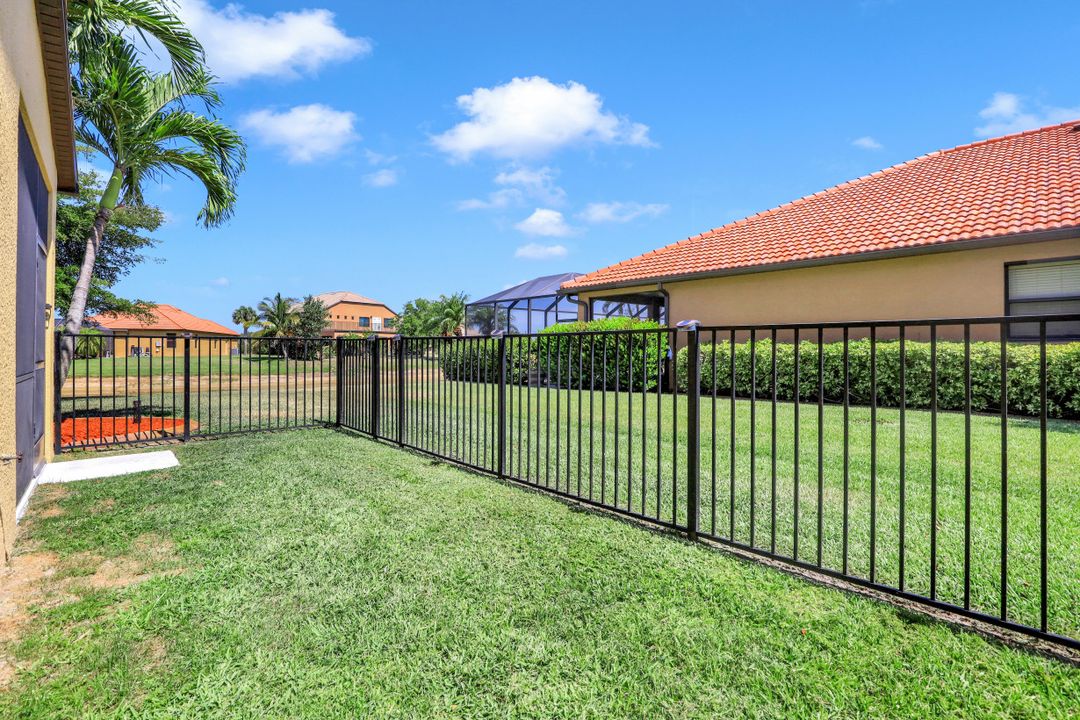 12494 Country Day Cir, Fort Myers, FL 33913