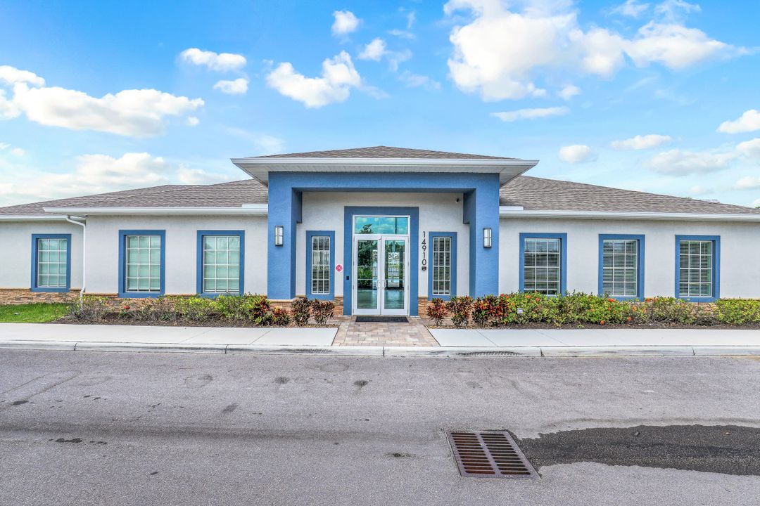 15365 Wildflower Cir, Naples, FL 34119