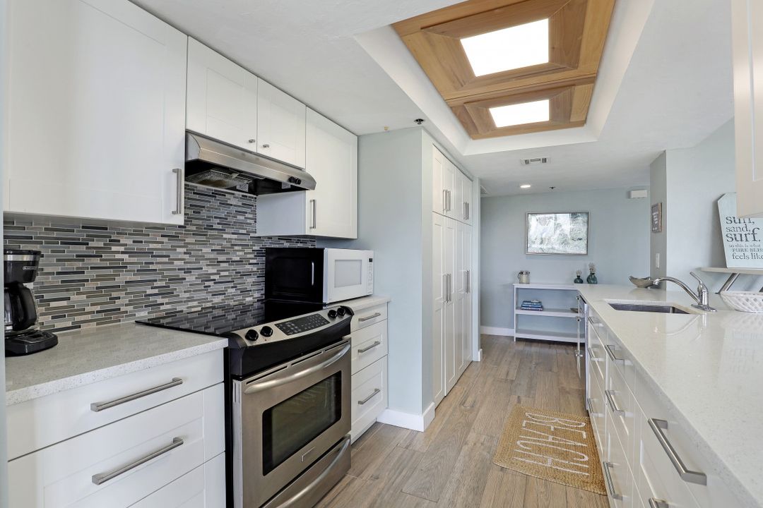 5501 Heron Point Dr #501, Naples, FL 34108