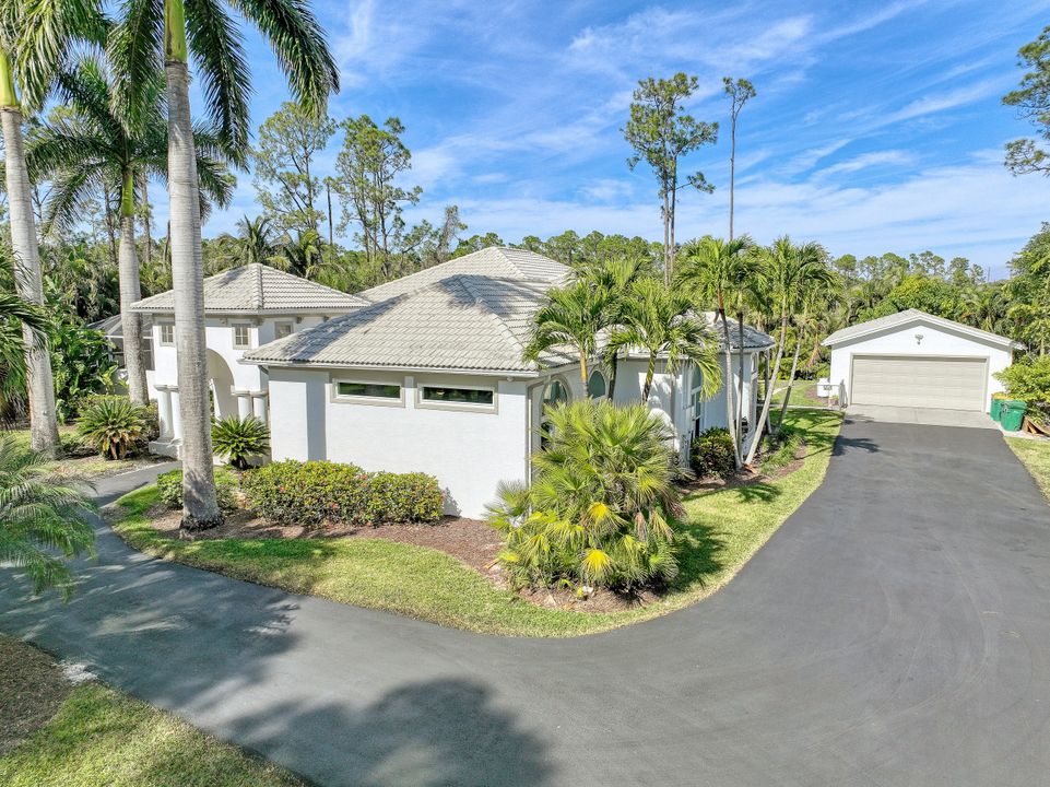 4055 1st Ave SW, Naples, FL 34119