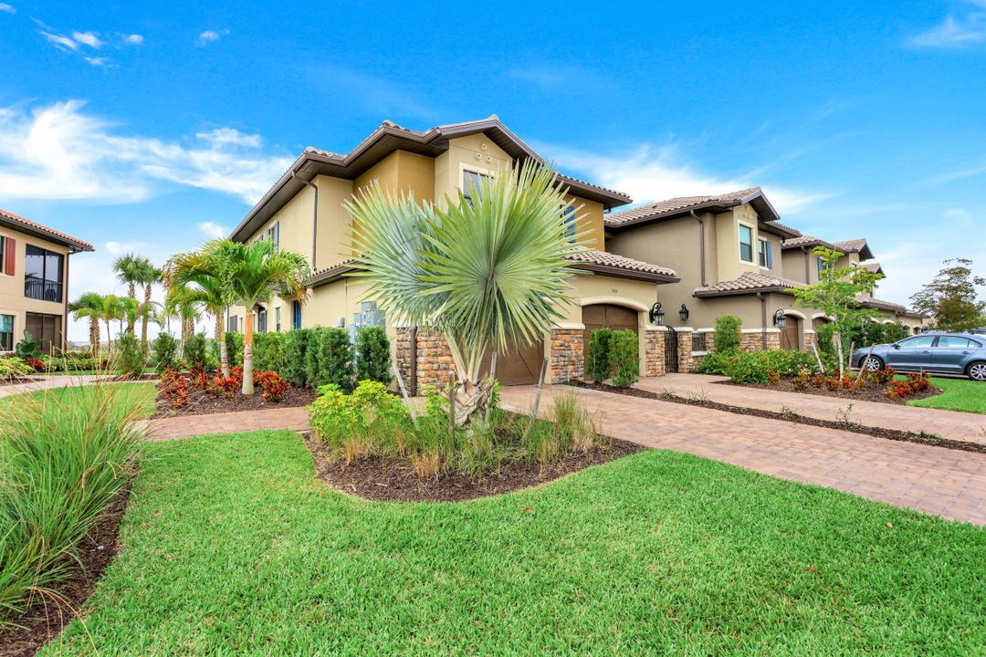 9636 Montelanico Loop #201, Naples, FL 34119