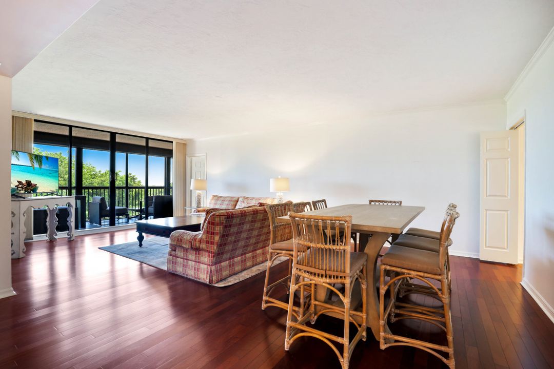 6075 Pelican Bay Blvd #406, Naples, FL 34108