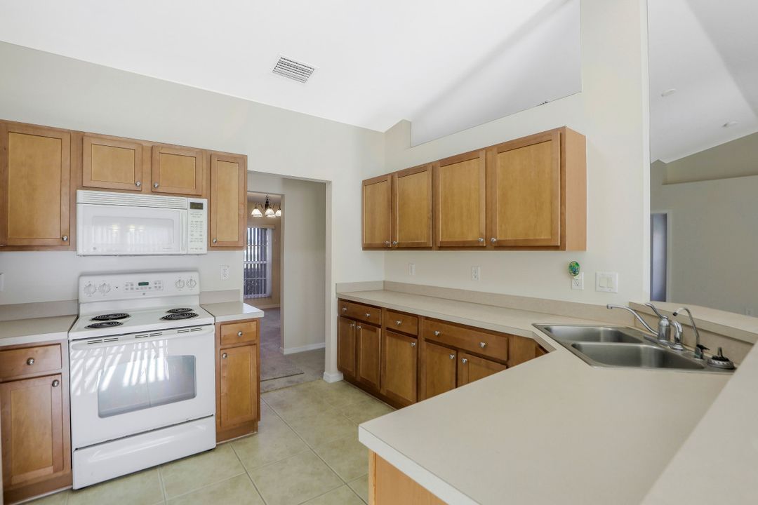 1713 NW 3rd Pl, Cape Coral, FL 33993