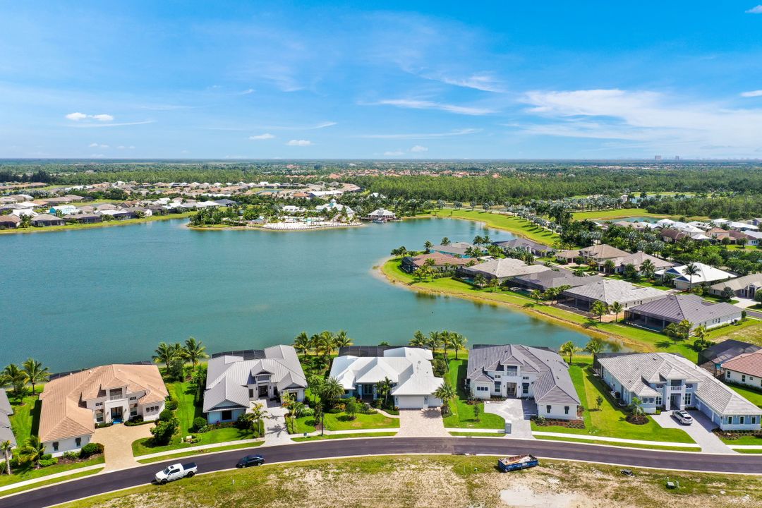 14234 Charthouse Cir, Naples, FL 34114