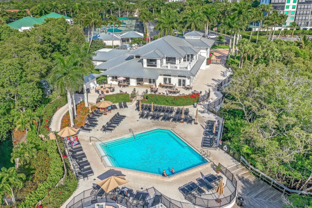 666 Wiggins Bay Dr #B-24, Naples, FL 34110