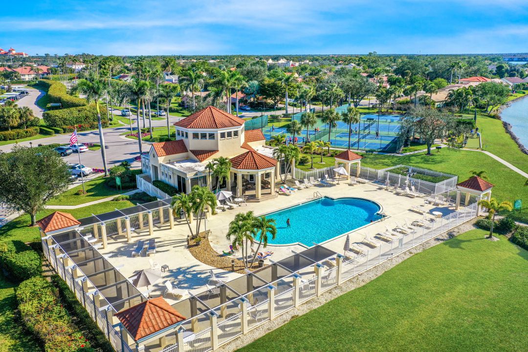 7797 Esmeralda Way #K-102, Naples, FL 34109