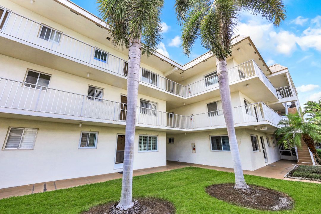 766 Central Ave #319, Naples, FL 34102