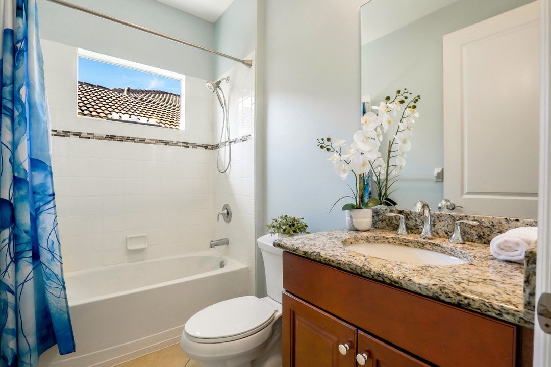 14559 Grapevine Dr, Naples, FL 34114