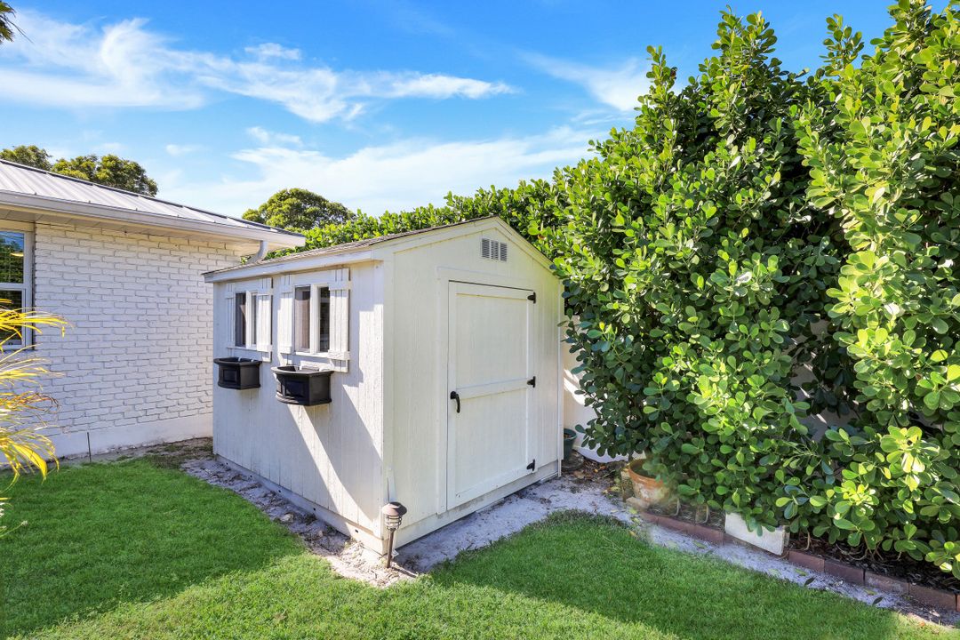 1229 28th Ave N, Naples, FL 34103