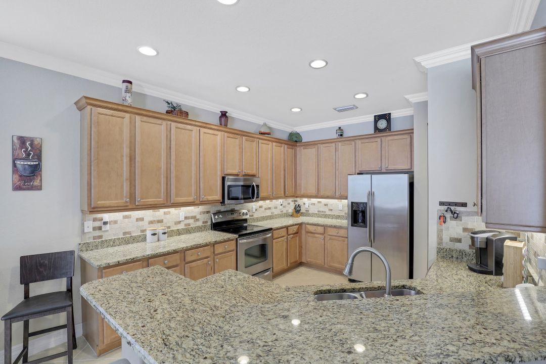 10157 Silver Maple Ct, Fort Myers, FL 33913