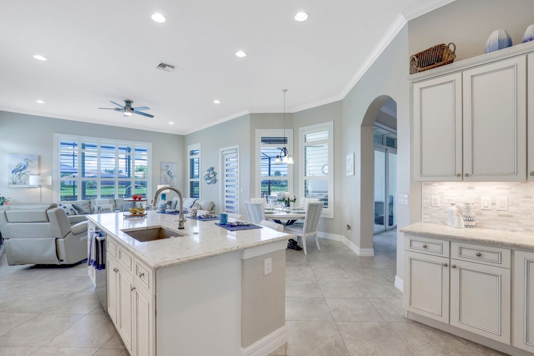 13853 Woodhaven Cir, Fort Myers, FL 33905