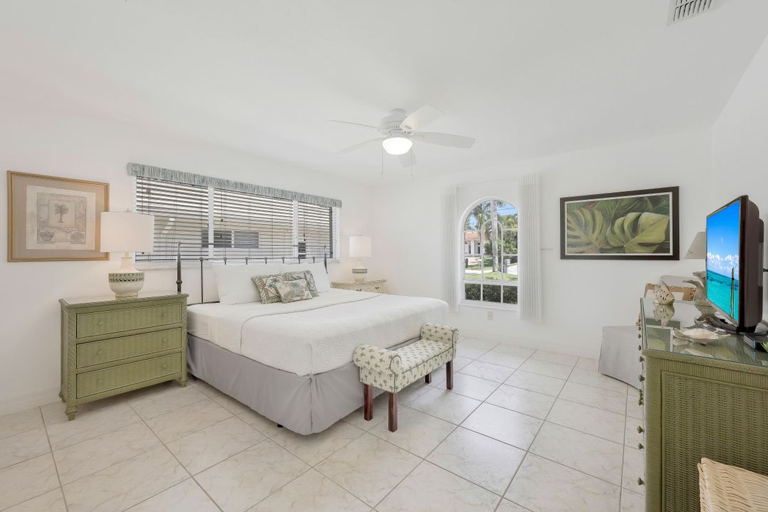 642 Coral Dr, Cape Coral, FL 33904