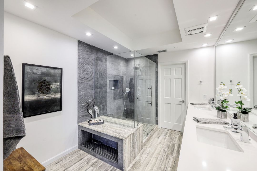 60 Seagate Dr #1204, Naples, FL 34103