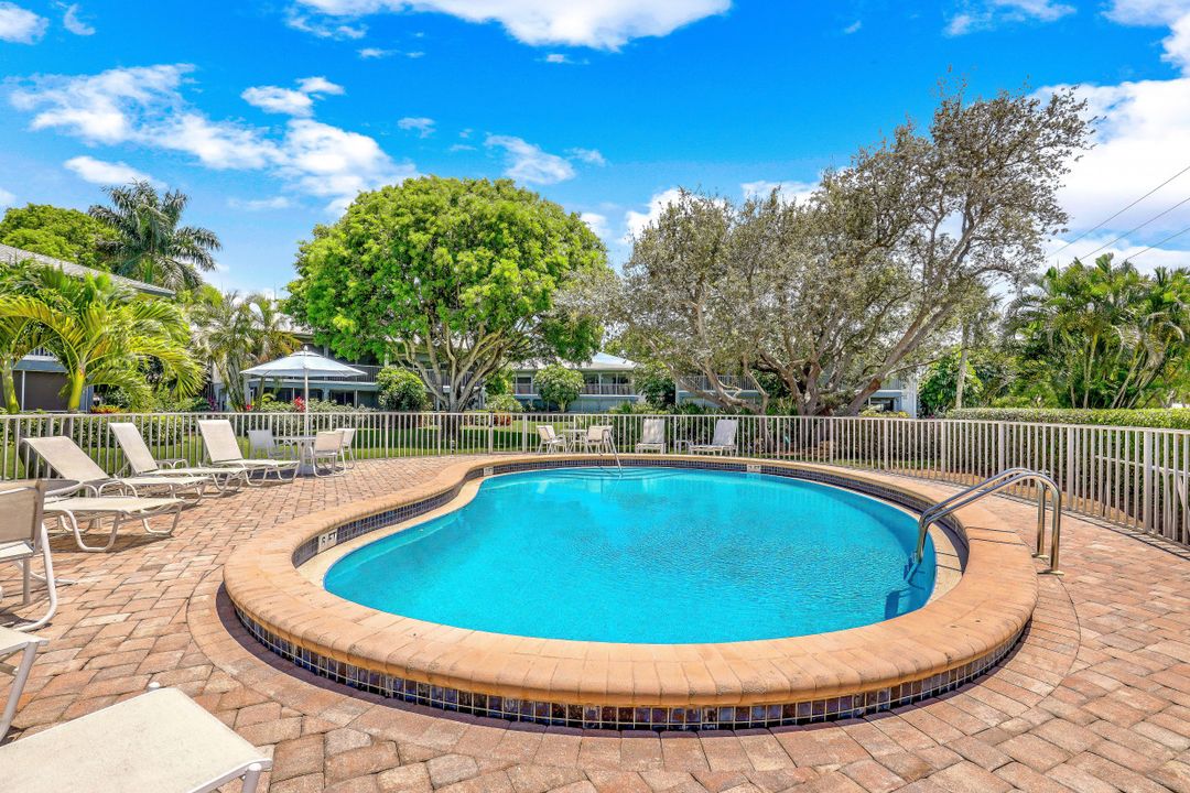 3300 Binnacle Dr #101, Naples, FL 34103