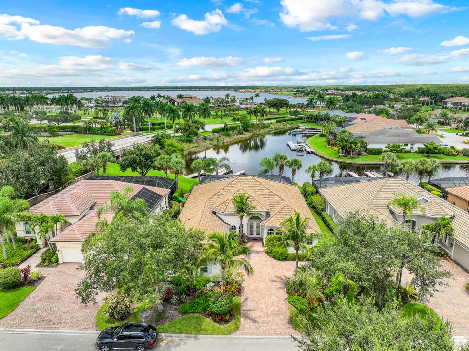 8733 Hideaway Harbor Ct, Naples, FL 34120