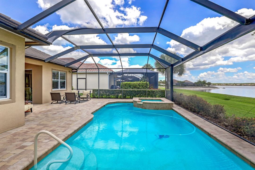 9415 Quarry Dr, Naples, FL 34120