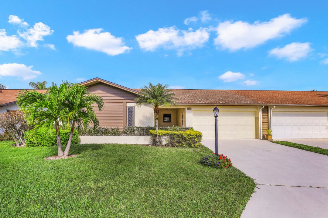 307 Reynolds Ct, Naples, FL 34112