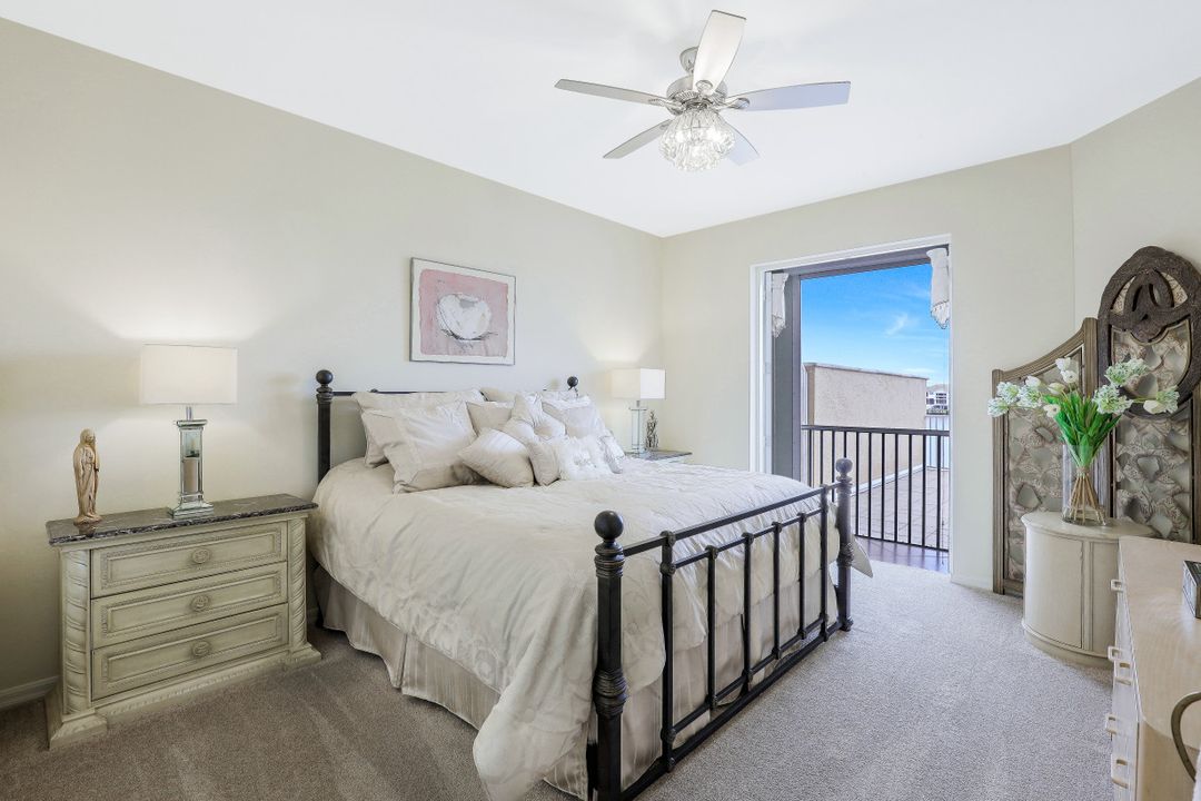 410 Flagship Dr #302, Naples, FL 34108