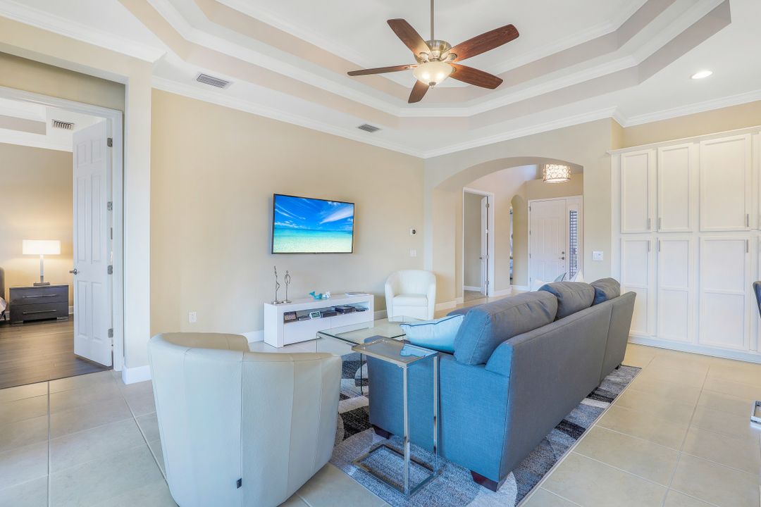 9366 Isla Bella Cir, Bonita Springs, FL 34135