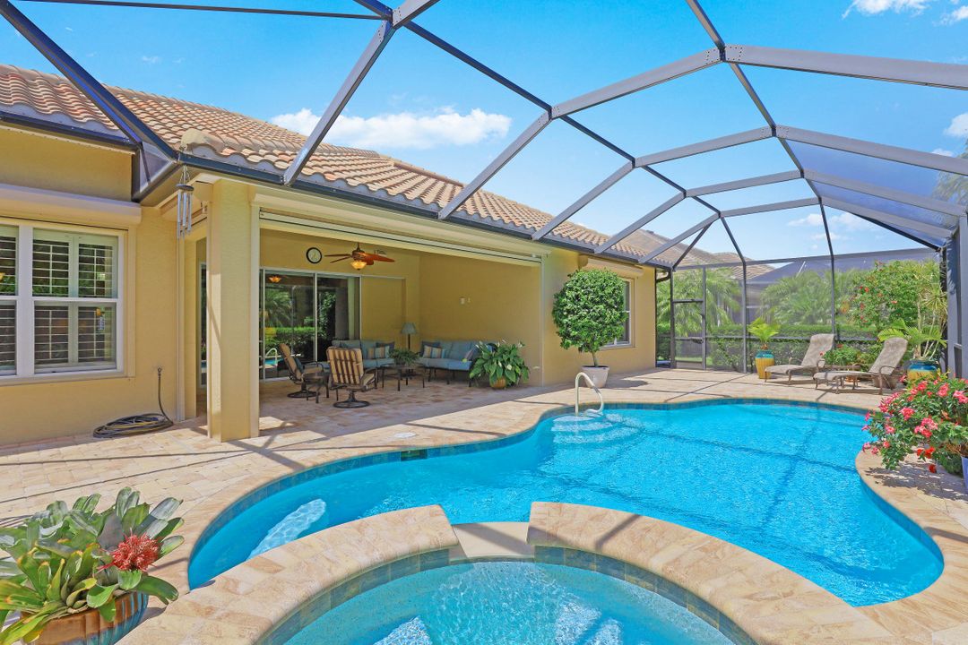 8962 Quarry Dr, Naples, FL 34120