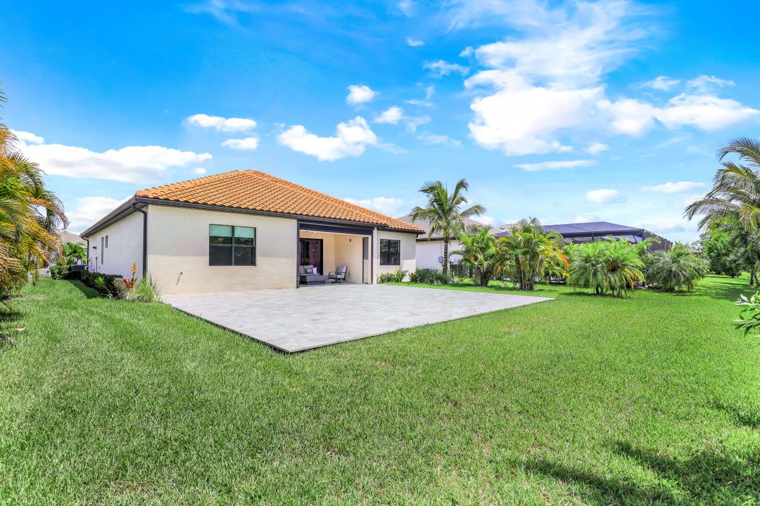 2134 Antigua Ln, Naples, FL 34120