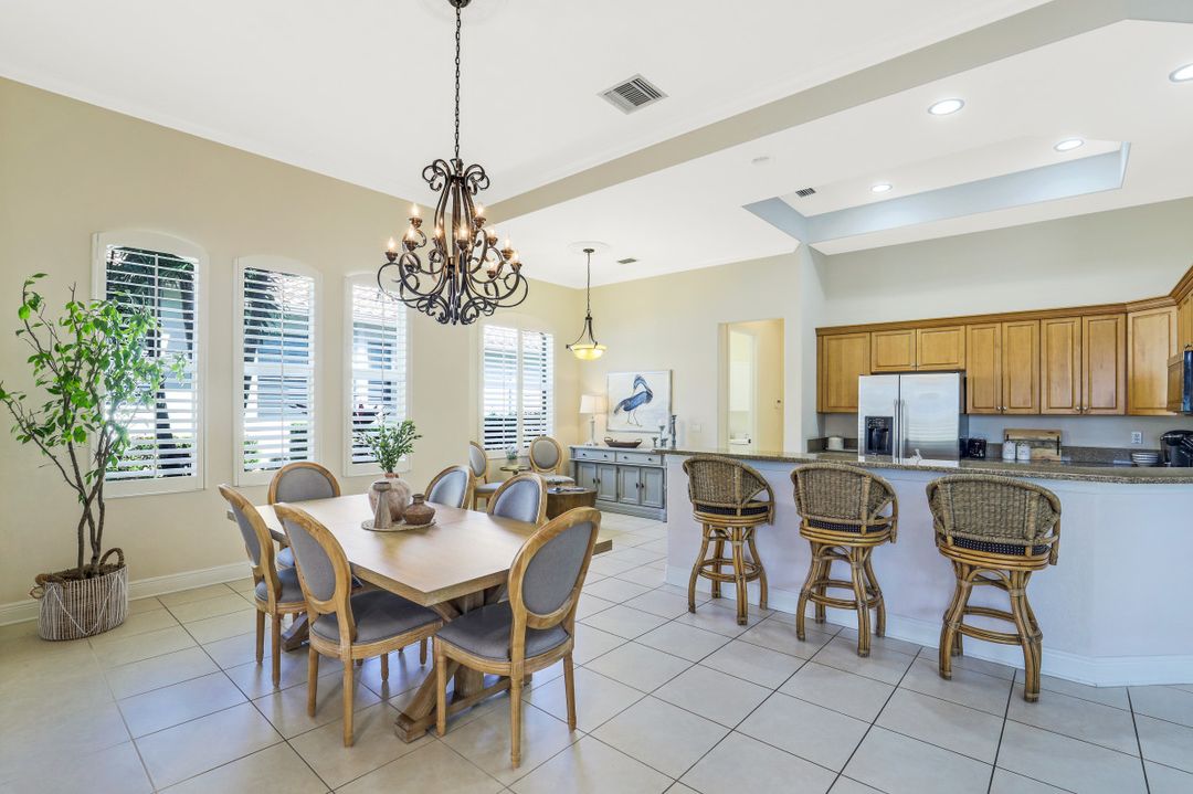 919 Tivoli Ct, Naples, FL 34104