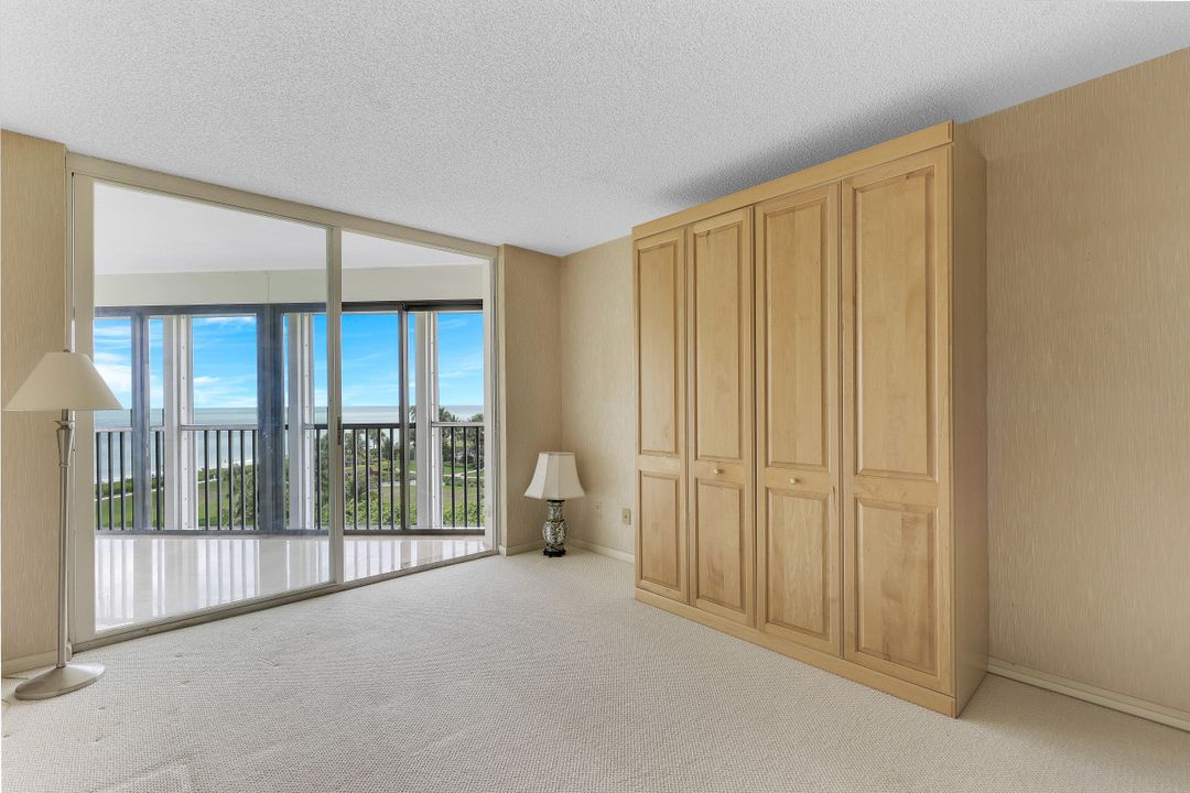 4401 Gulf Shore Blvd N #601, Naples, FL 34103