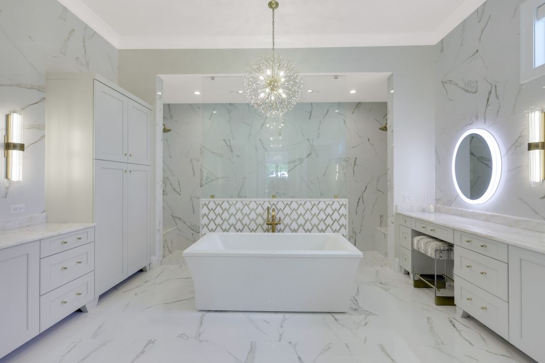 359 Warwick Way, Naples, FL 34110