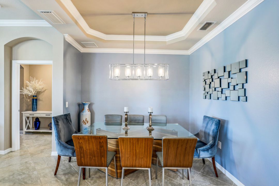 2149 Frangipani Cir #101, Naples, FL 34120