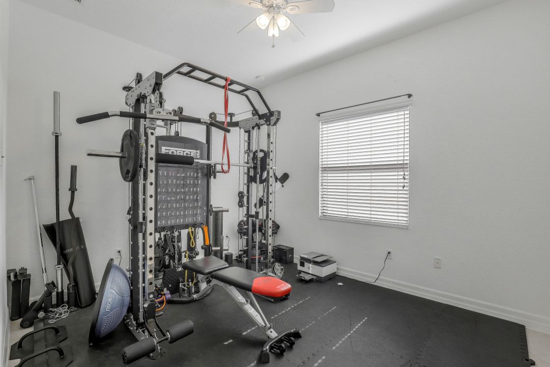 3183 Pacific Dr, Naples, FL 34119