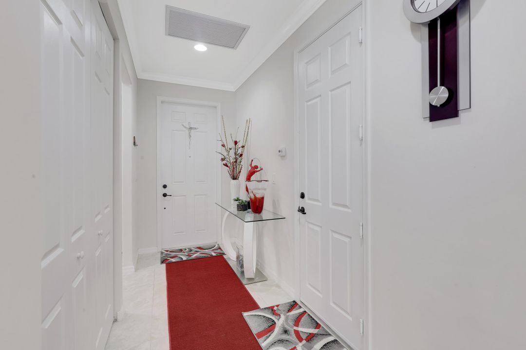 8821 Madrid Cir, Naples, FL 34104