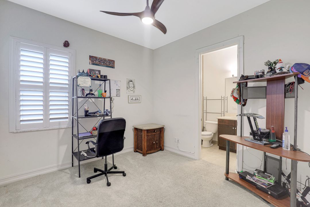 9256 Woodhurst Dr, Naples, FL 34120