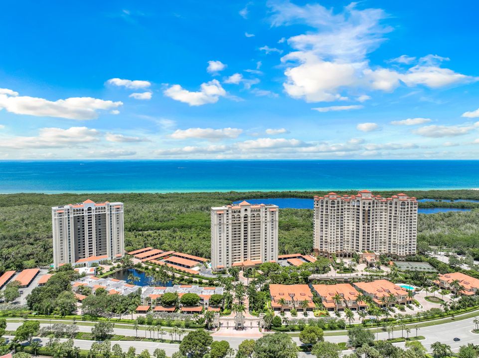 6585 Nicholas Blvd #1103, Naples, FL 34108