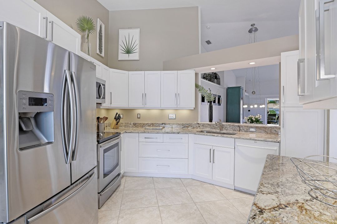 8345 Excalibur Cir #M-12, Naples, FL 34108