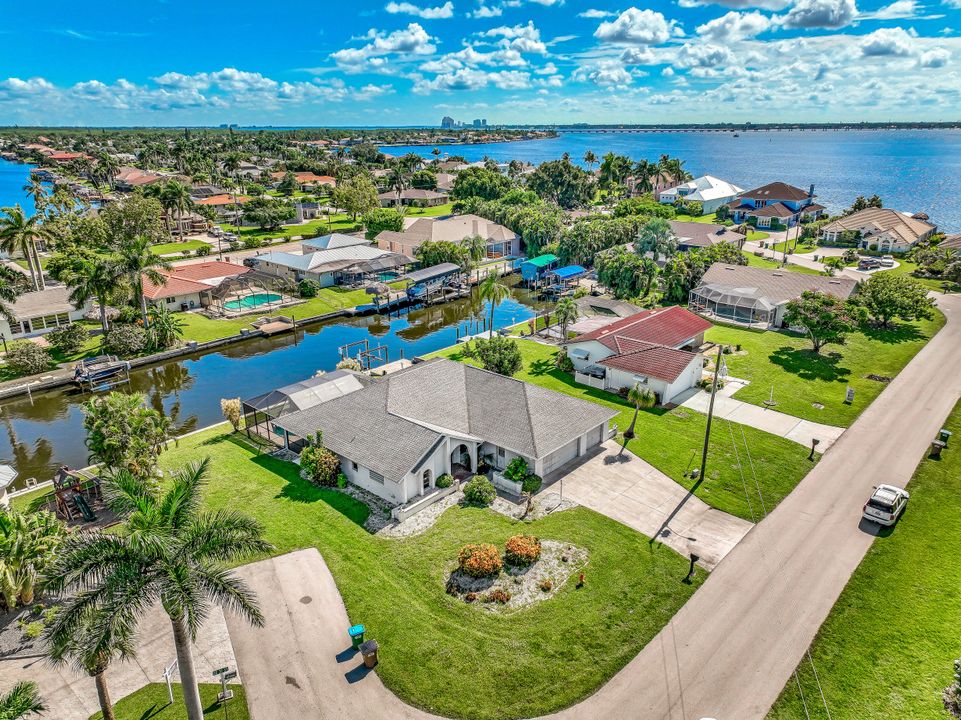 2215 SE 31st St, Cape Coral, FL 33904