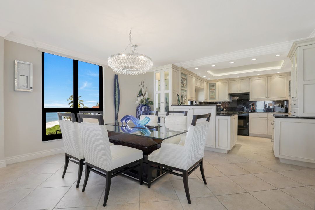 3215 Gulf Shore Blvd N #205, Naples, FL 34103