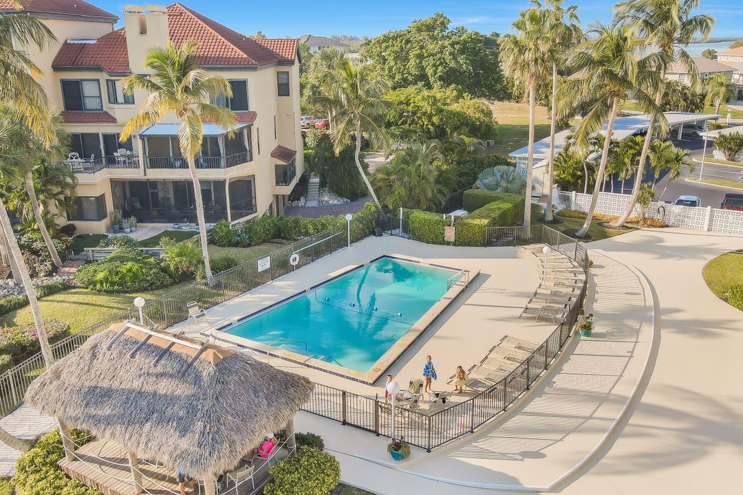 60 W Pelican St #504, Naples, FL 34113